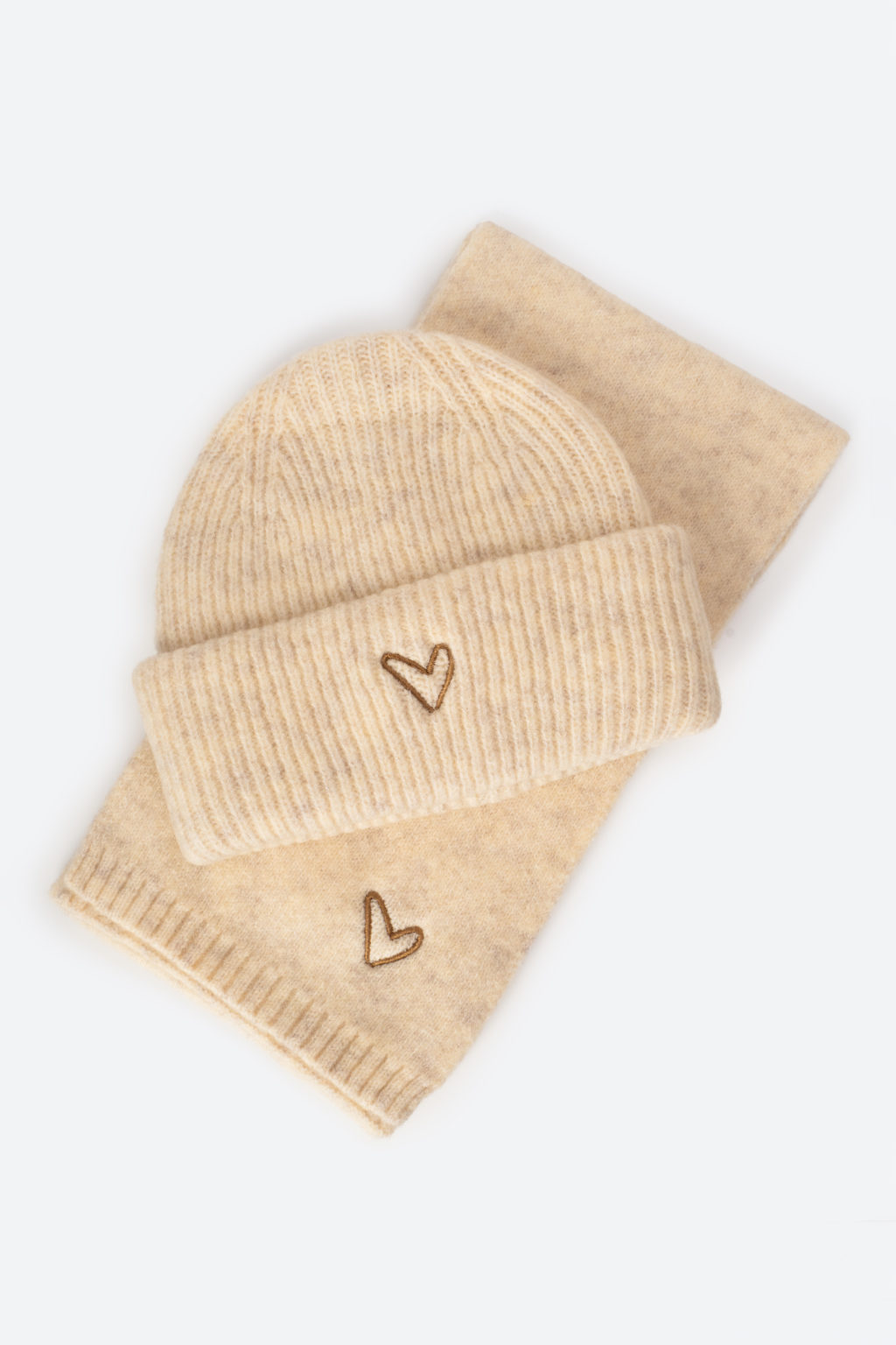 Шапка с шарфом